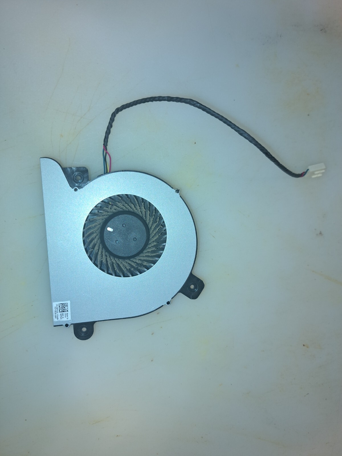 Cooling Fan Compatiblue w/ Inspiron 7570 7573 7580 (@)