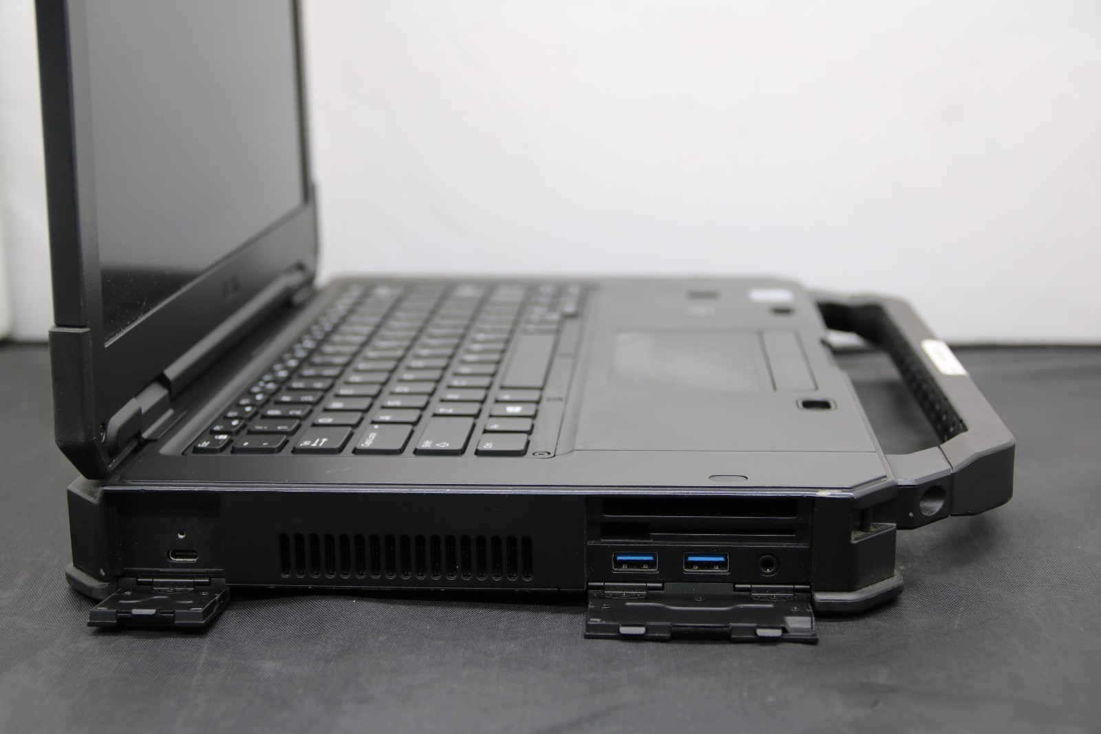 Dell Latitude Rugged 5424 14″ – i5-8350U 16GB 256GB Win11 *No Batt see Trackpad*