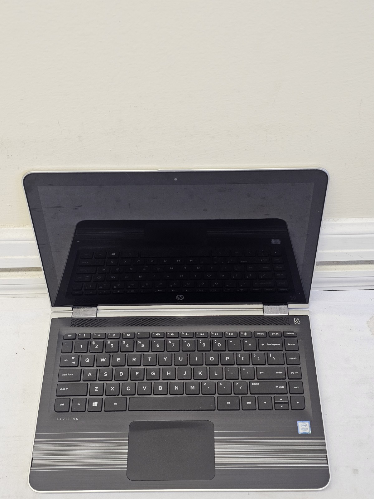 HP Pavilion x360 m3 Laptop – i3 6100u – 6GB RAM – 500GB HDD – BAD SCREEN WIN 10