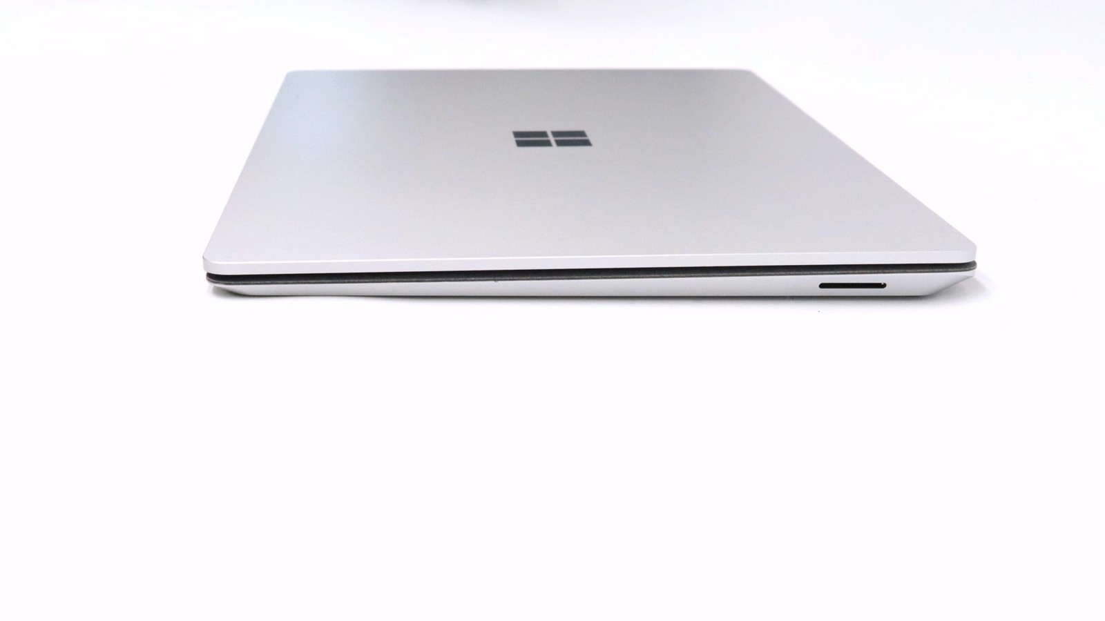 Microsoft Surface Laptop 5 13″ i5-1235u 8GB 256GB – Very Good