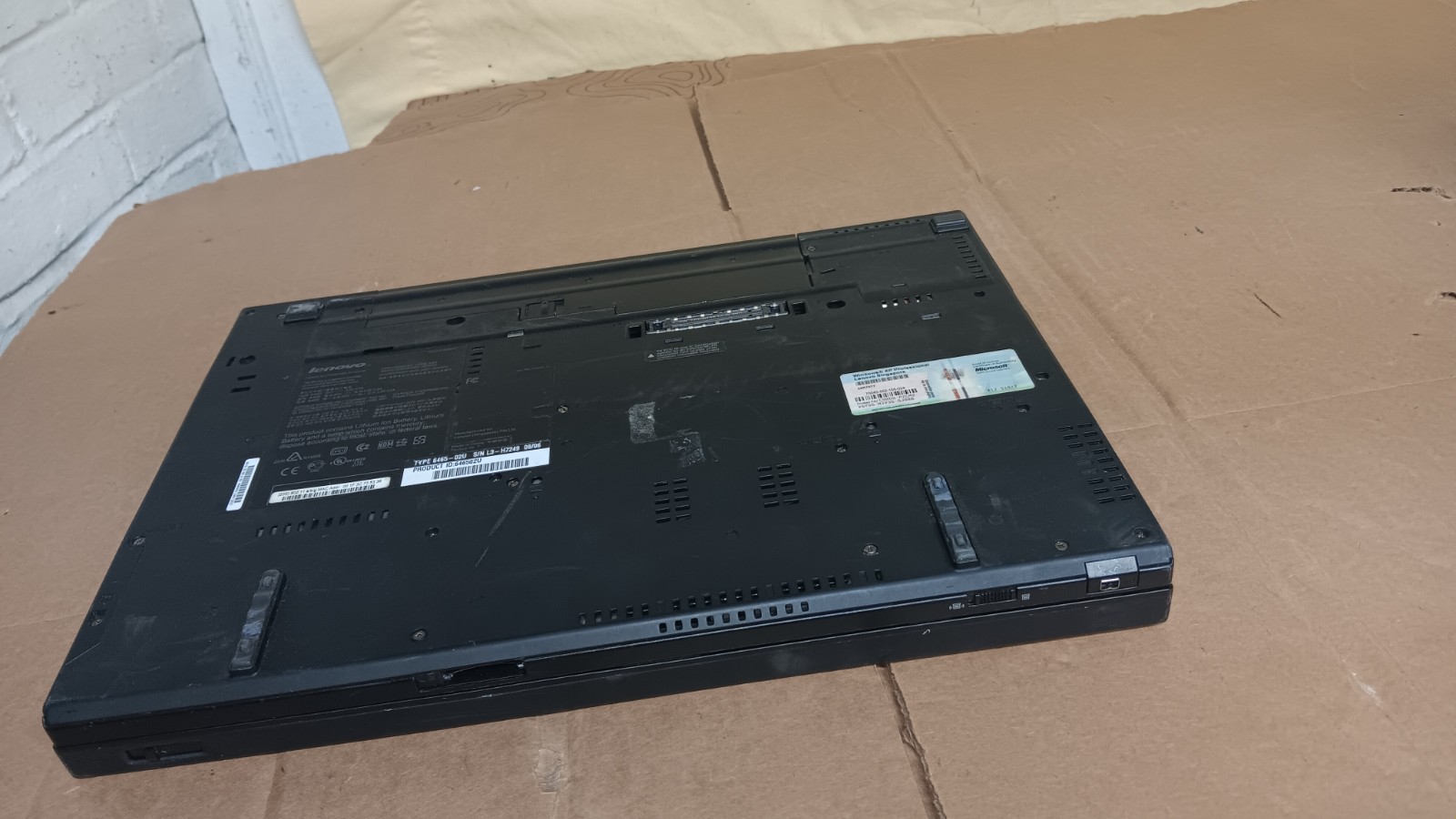 IBM Lenovo Thinkpad T61 Gaming Laptop Windows XP pro SP3 15.4″ LCD Screen DVD