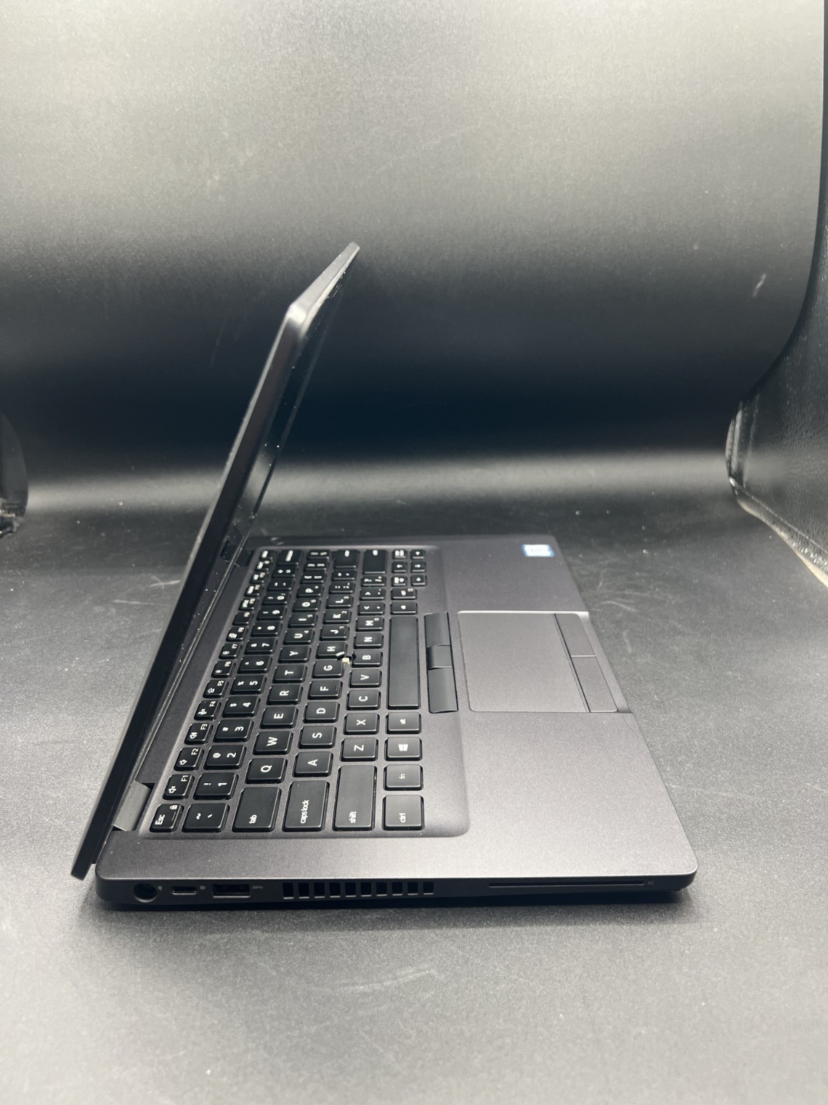 Dell Latitude 5400 14″ Intel Core i5-8365U 16GB RAM NO HDD NO OS