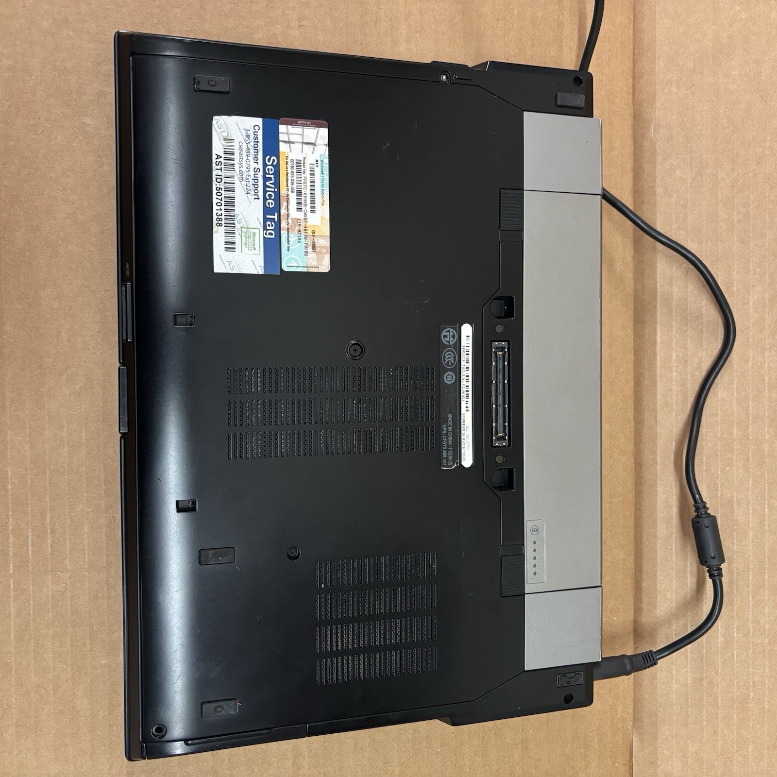 Dell Latitude E6410 14″ i5-560 3.9GB 129GB SSD NVS 3100M Linux Mint Black/Gray