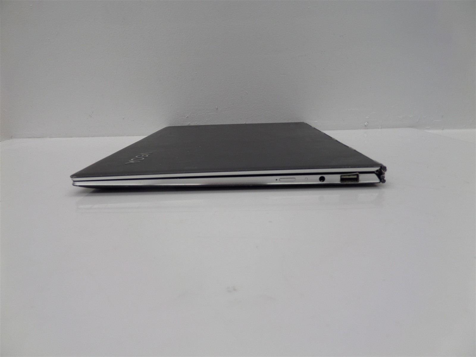 Lenovo Yoga 910-13IKB 13.9″ Laptop i7-7500U 2.7GHz CPU 16GB RAM – No Power/SSD