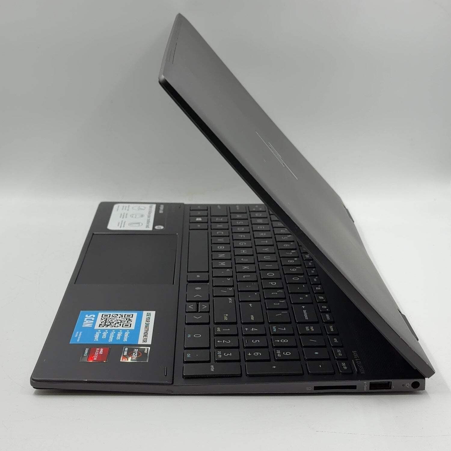 Broken HP Envy x360 15M-EE013DX Ryzen 5 4500U 8GB RAM 256GB SSD Cracked Screen
