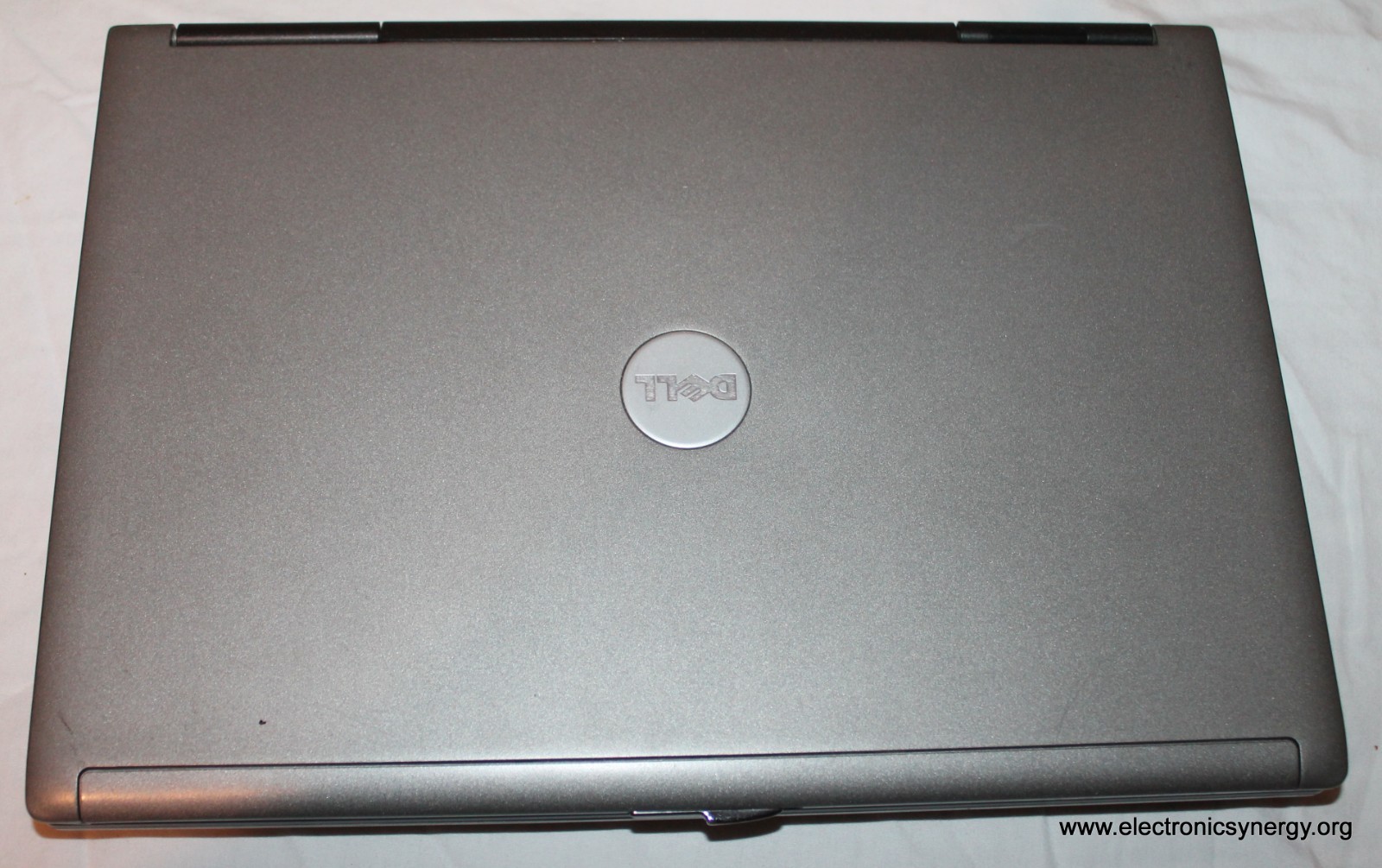Dell Vostro 1500 Laptop – Intel Core 2 Duo T7250 / 2GB RAM / 120GB HDD / Wi-Fi