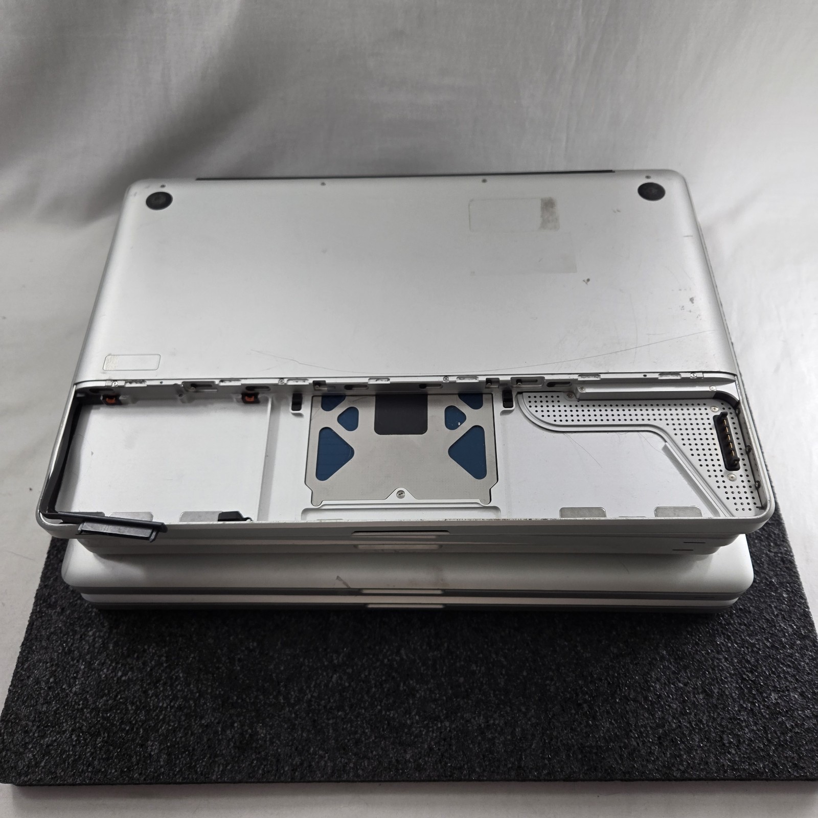Lot of (5) Apple MacBook Pro A1286 Core 2 Duo – Mixed condition — PARTS