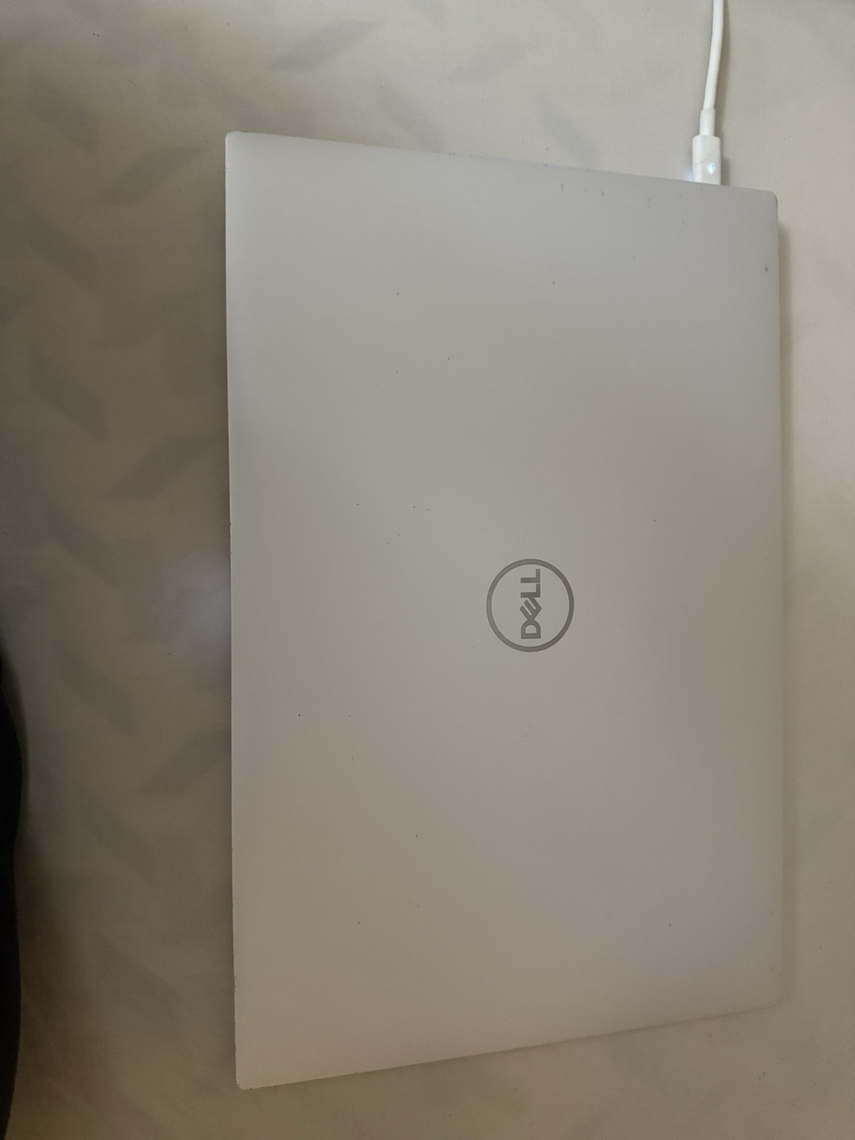 Dell XPS 15 9520 – Core i7 12700- GeForce RTX 3050ti- 1Tb SSD