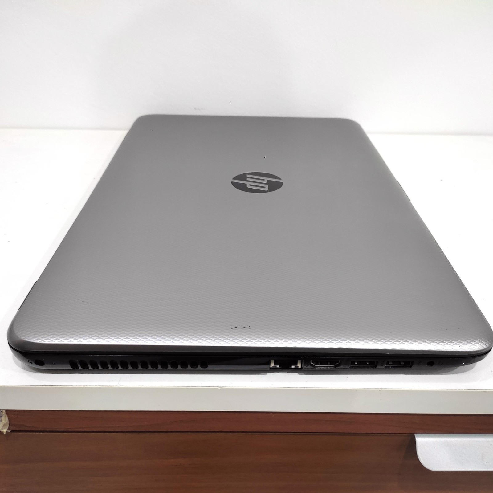 HP TPN-C125 15.6″ LCD Flawed Notebook PC Working HDMI Win10 22501