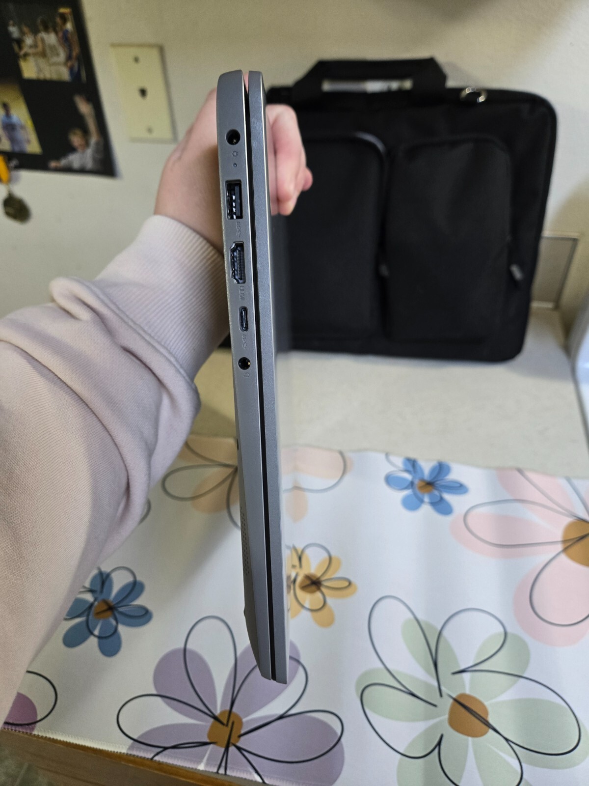 Lenovo Touch Screen Laptop 15.6 inch screen. Color: grey Cloud
