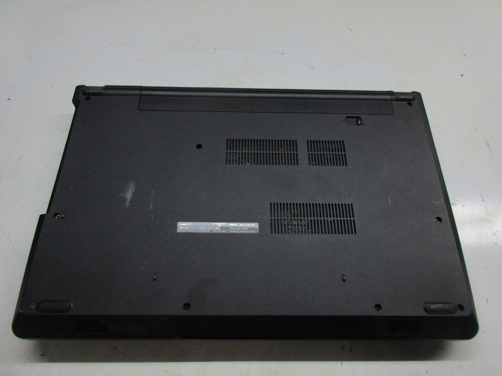 Dell Inspiron 15 3564 AMD A9-9400 2.42GHz 6GB NO HDD
