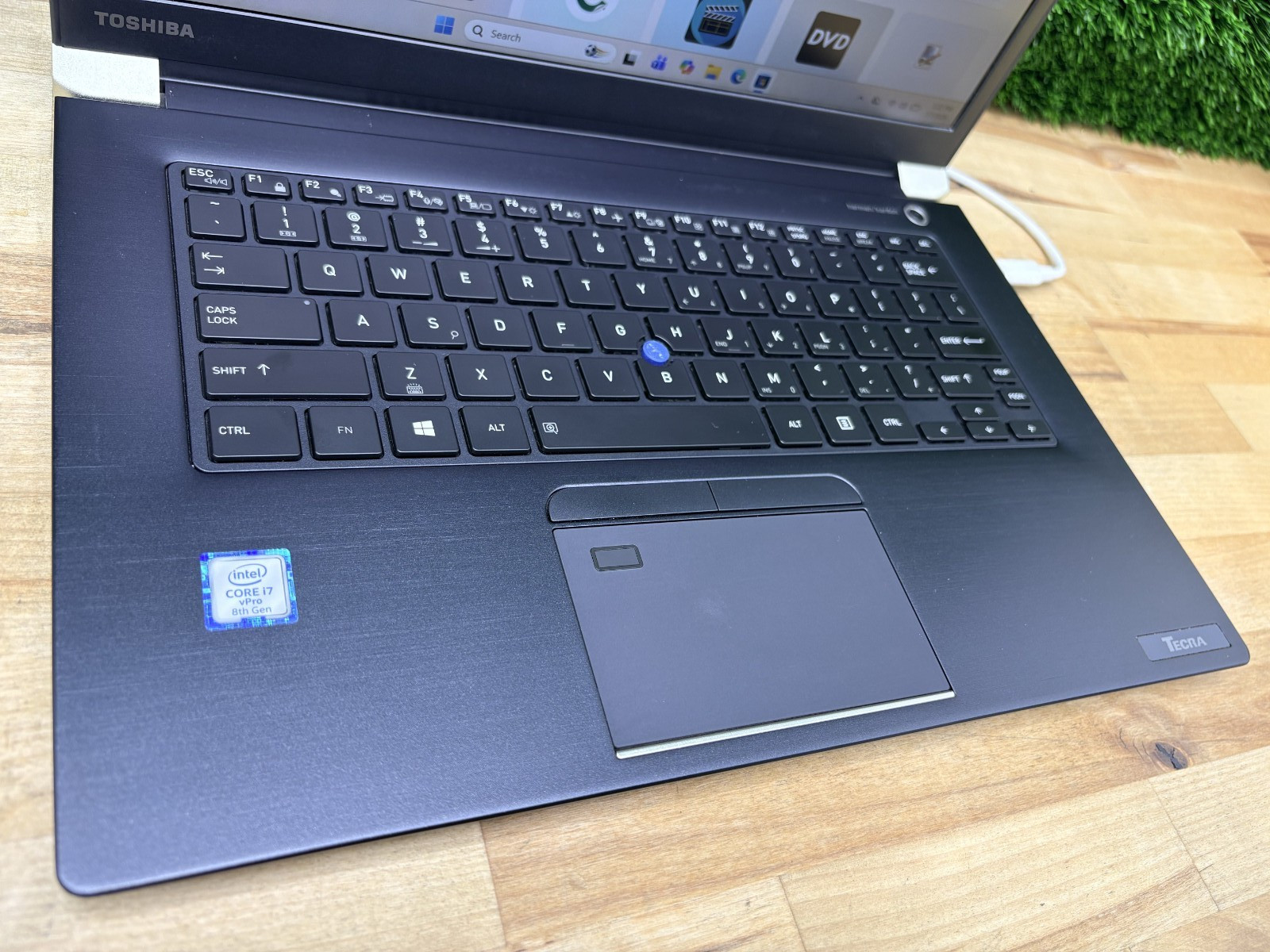 Toshiba DynaBook Tecra X40-E Intel i7-8th Gen 1.90GHz 16GB RAM 256GB SSD Win11P*