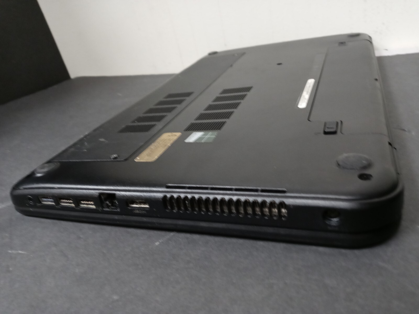 17.3″ Dell Inspiron 17-3721 Laptop 1.9GHz Pentium 2127U 8GB 0GB NO OS