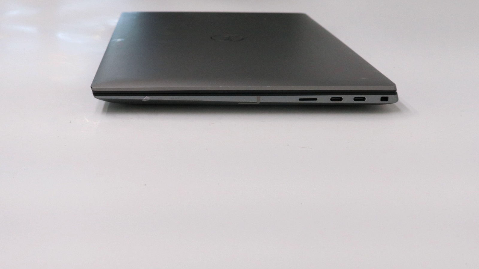 Dell Precision 5480 14″ i7-13700h 16GB 512GB – Good