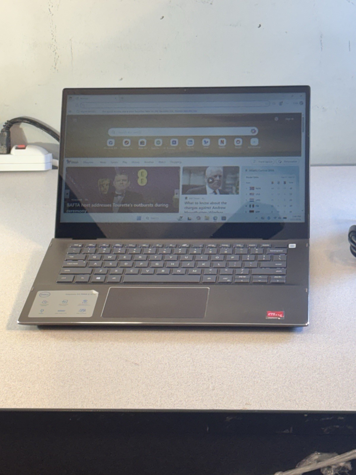 Dell Inspiron 14” 7000-2-in-1 Ryzen 5 4500U 2.38 GHz 16GB RAM/1.TB SSD Touchscre