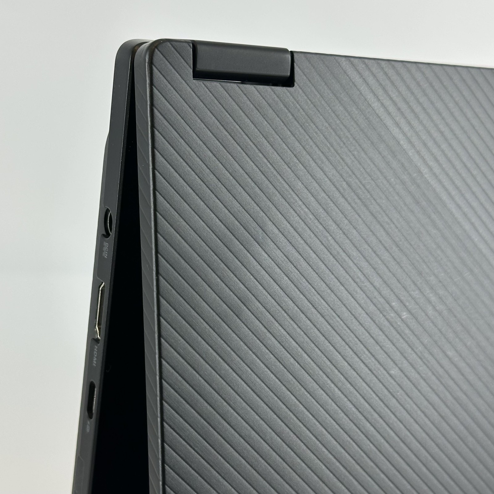 Asus ROG Flow X16 GV601 16 QHD+ TOUCH 3.3 GHz Ryzen 9 6900HS 64GB 2TB RTX 3060