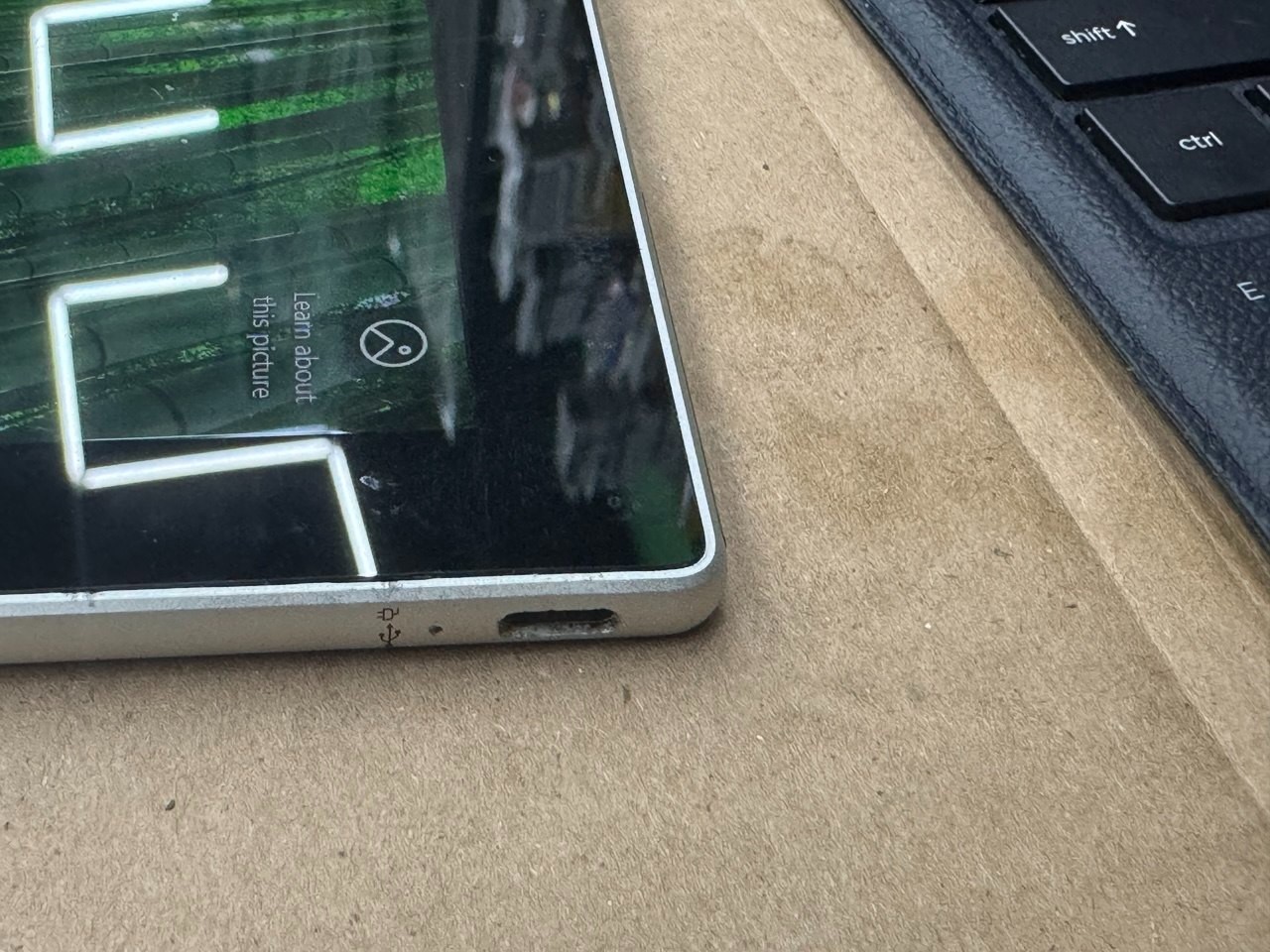 HP Envy x2 12-e0xx Snapdragon 835 4GB 128GB Touch Cracked Fast Shipping
