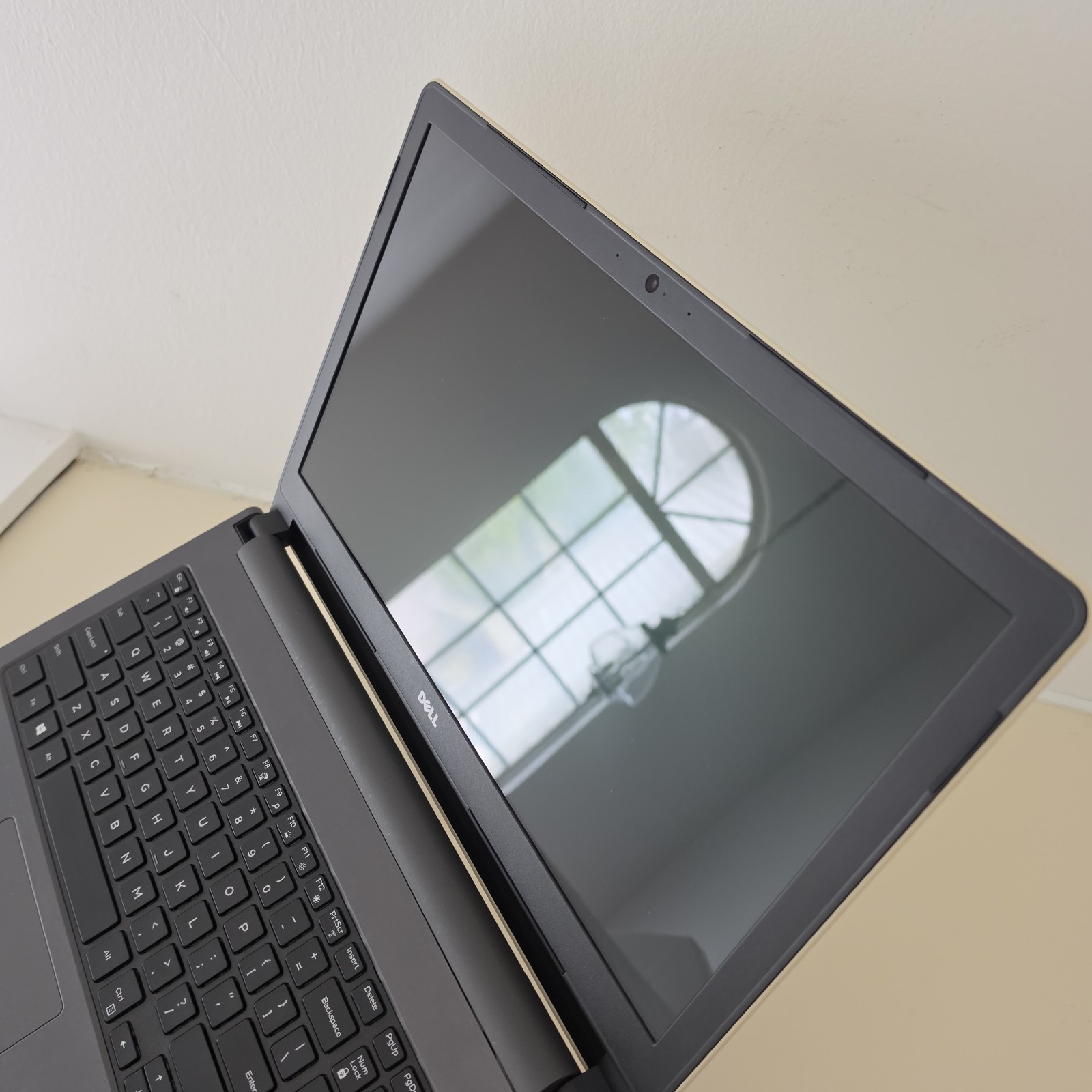 15.6″ DELL Inspiron 5555 Laptop – A8-7410 – 12GB RAM – 500GB HDD – Ion Gold