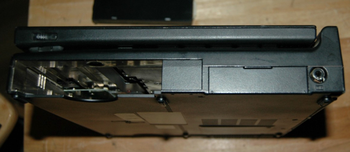 2 laptops Dell Vostro 1000 15″ [AS IS] AMD Turion 64 X2 and CTX EzBook 700E