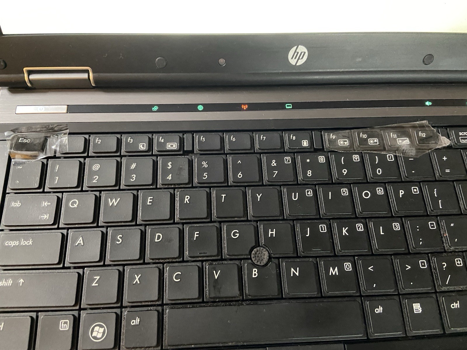 HP EliteBook 8440W Intel i5-M520 2.4GHz 4GB NO HDD, BAD KEYS, No Charger AS IS!