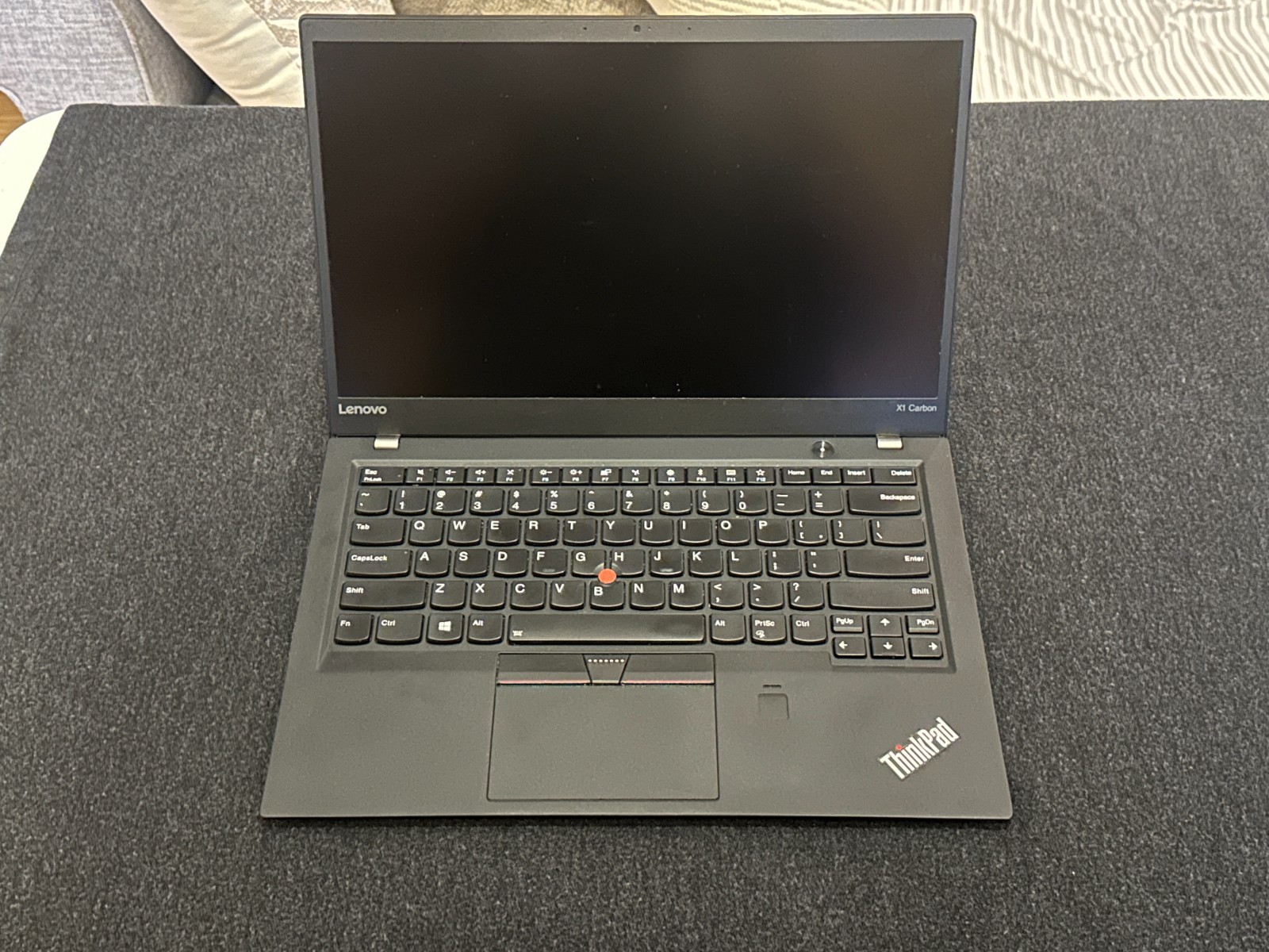 Lenovo ThinkPad X1 Carbon 5th Gen (256GB SSD Intel Core i5-7300U 3.5GHz 16GB)