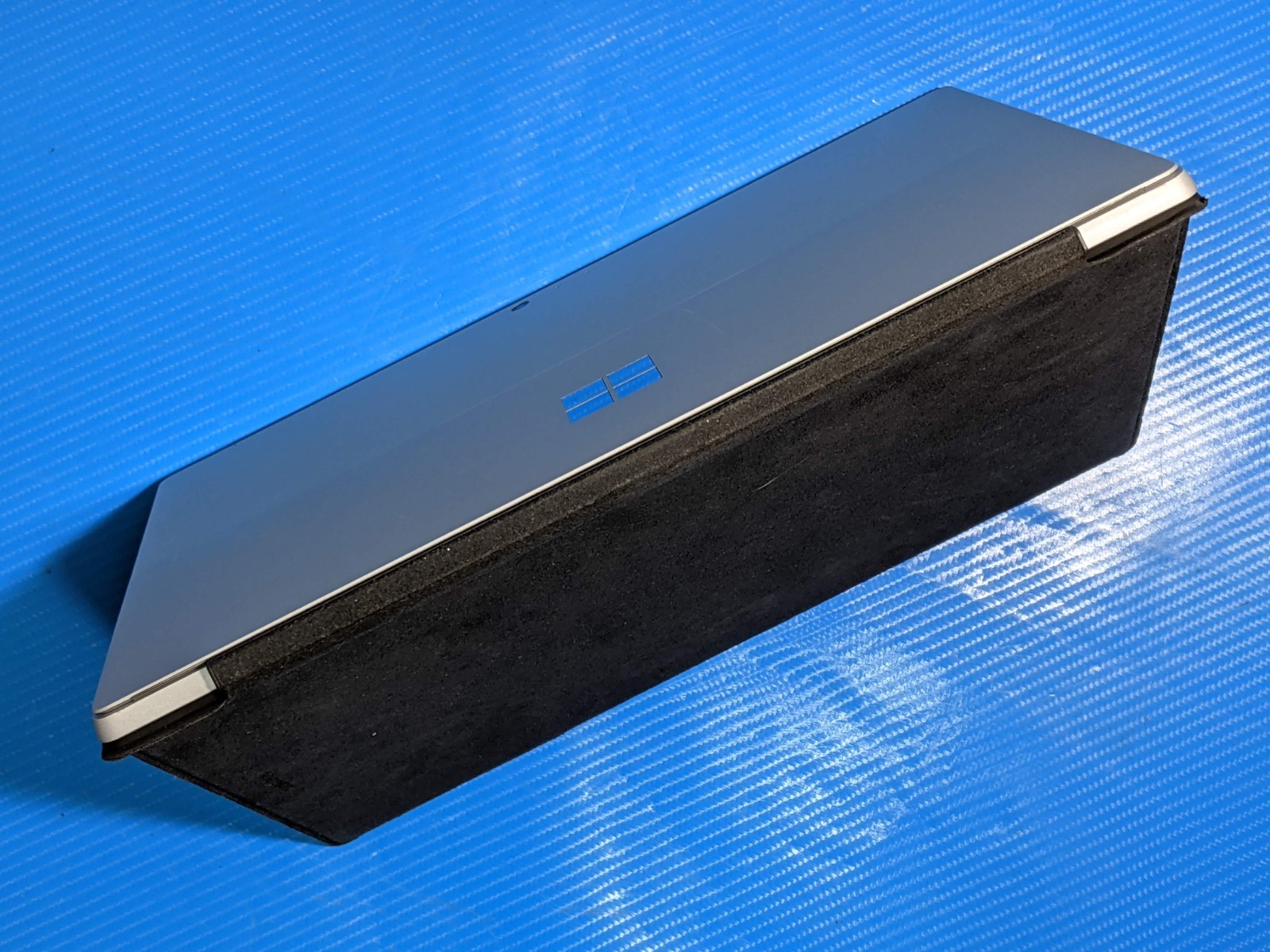 MS Surface Pro 1796 12.3″ 2736×1824 TOUCH i5-7th Gen 2.6GHz 4GB 128GB SSD AS-IS