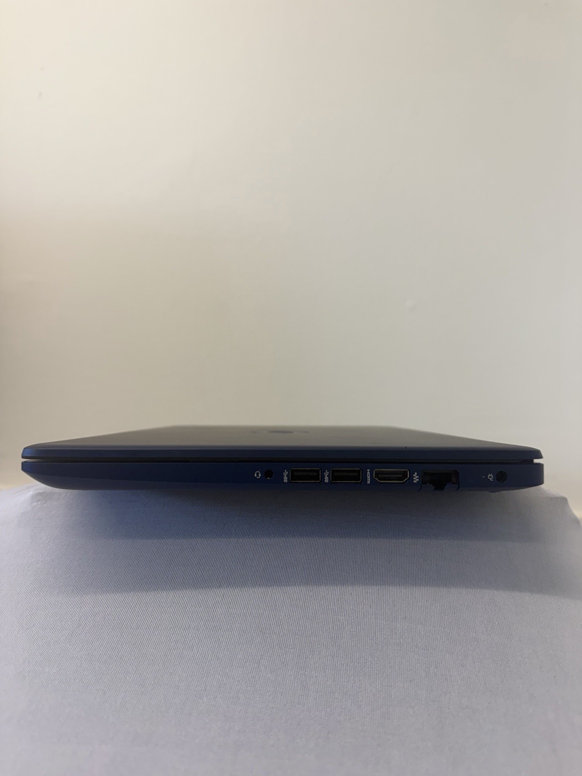 HP Laptop 14-cf2111wm – Good Screen – Intel Celeron N4120 – Read Des