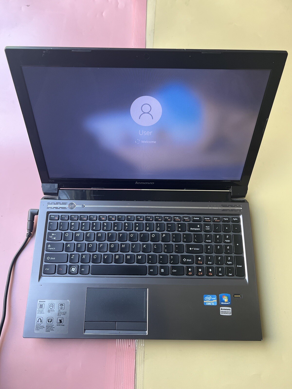 Lenovo V570 15.6″ Intel Core i5-2450M 2.50GHz 8GB RAM 180GB SSD WEBCAM