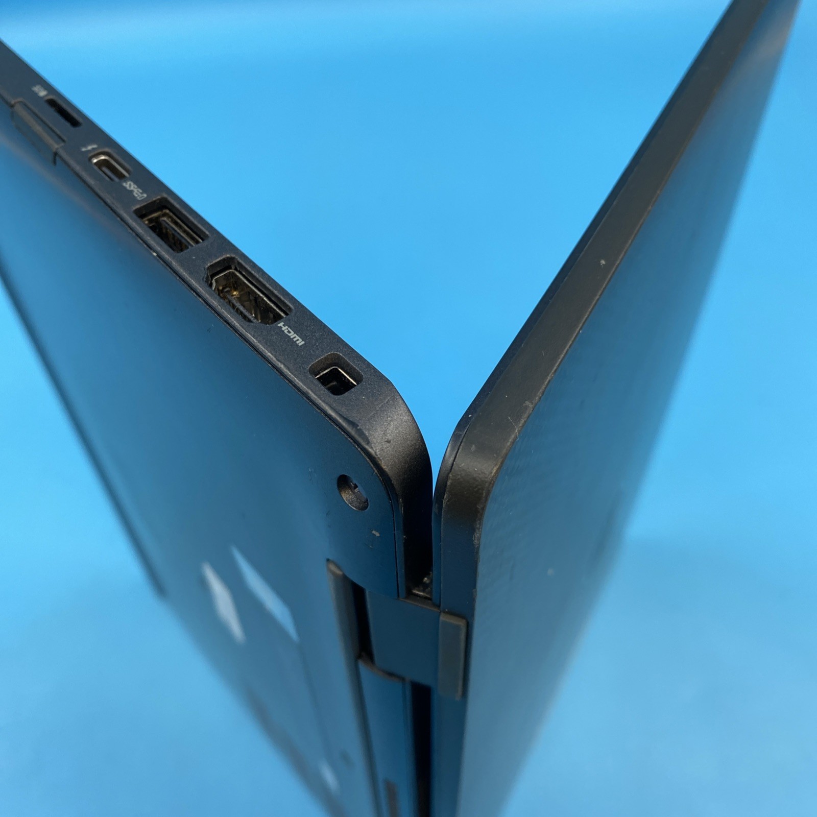 Dell Latitude 7420 | i5-1145G7 | 8GB RAM | 256GB SSD | WIN 11 PRO | 76% BATT