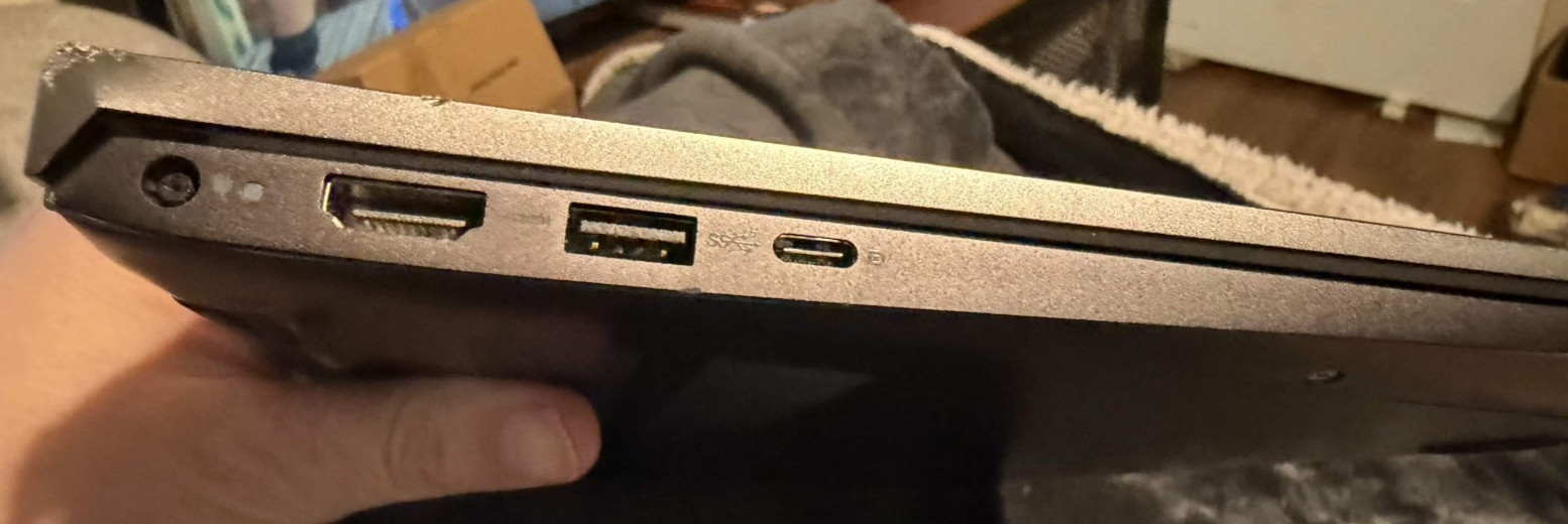 DELL VOSTRO 15 5510 INTEL CORE i5 8GB RAM – Used – STILL WORKING