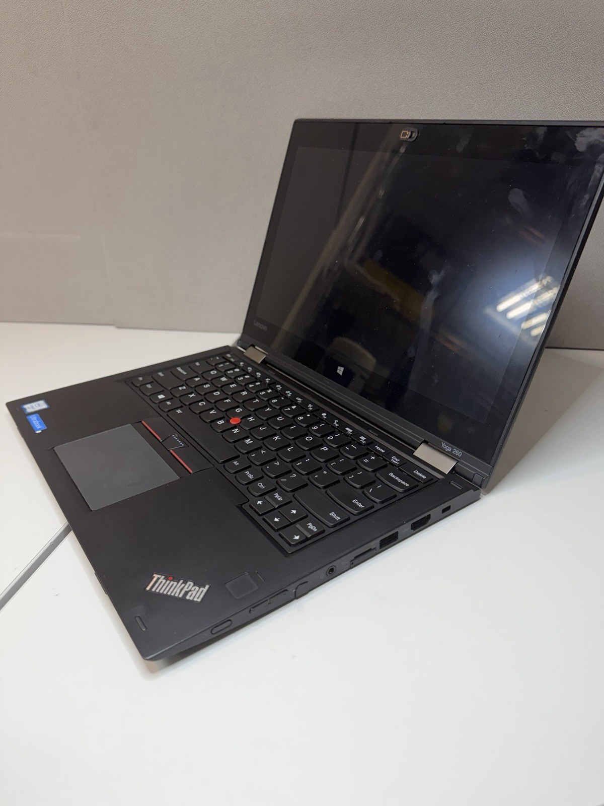 Lenovo ThinkPad Yoga 260 12.5” Touch Laptop i3-6100U 4GB RAM, 128GB SSD +Charger