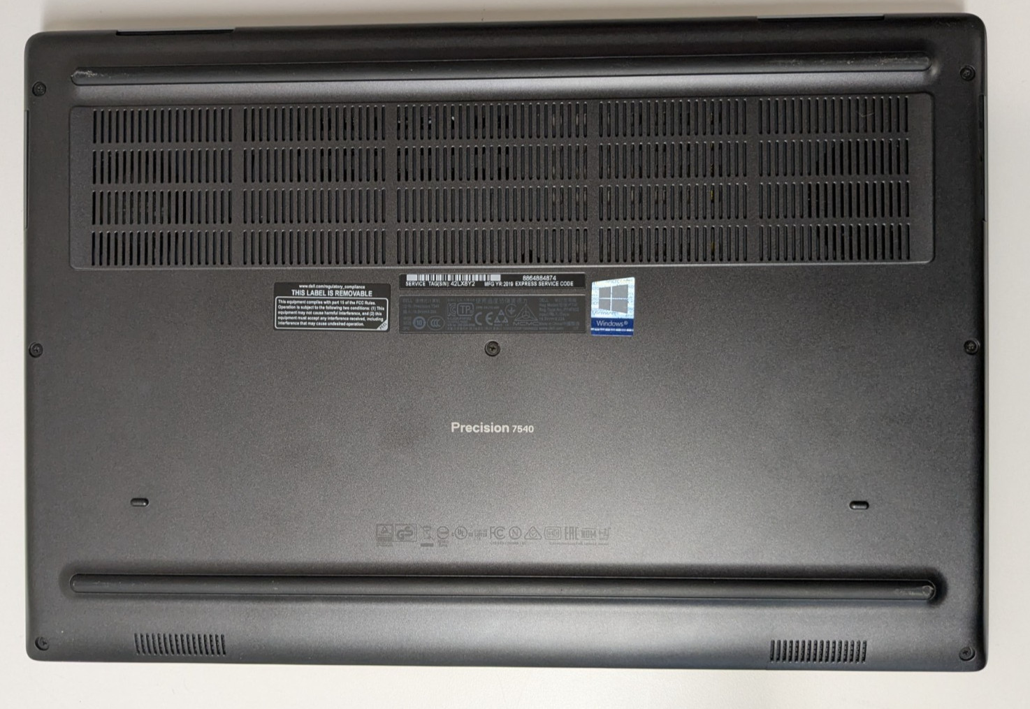 Dell Precision 7540 15.6″ i9-9880H 2.30GHz 32GB 512GB SSD W11P RTX 3000 42LX8Y2