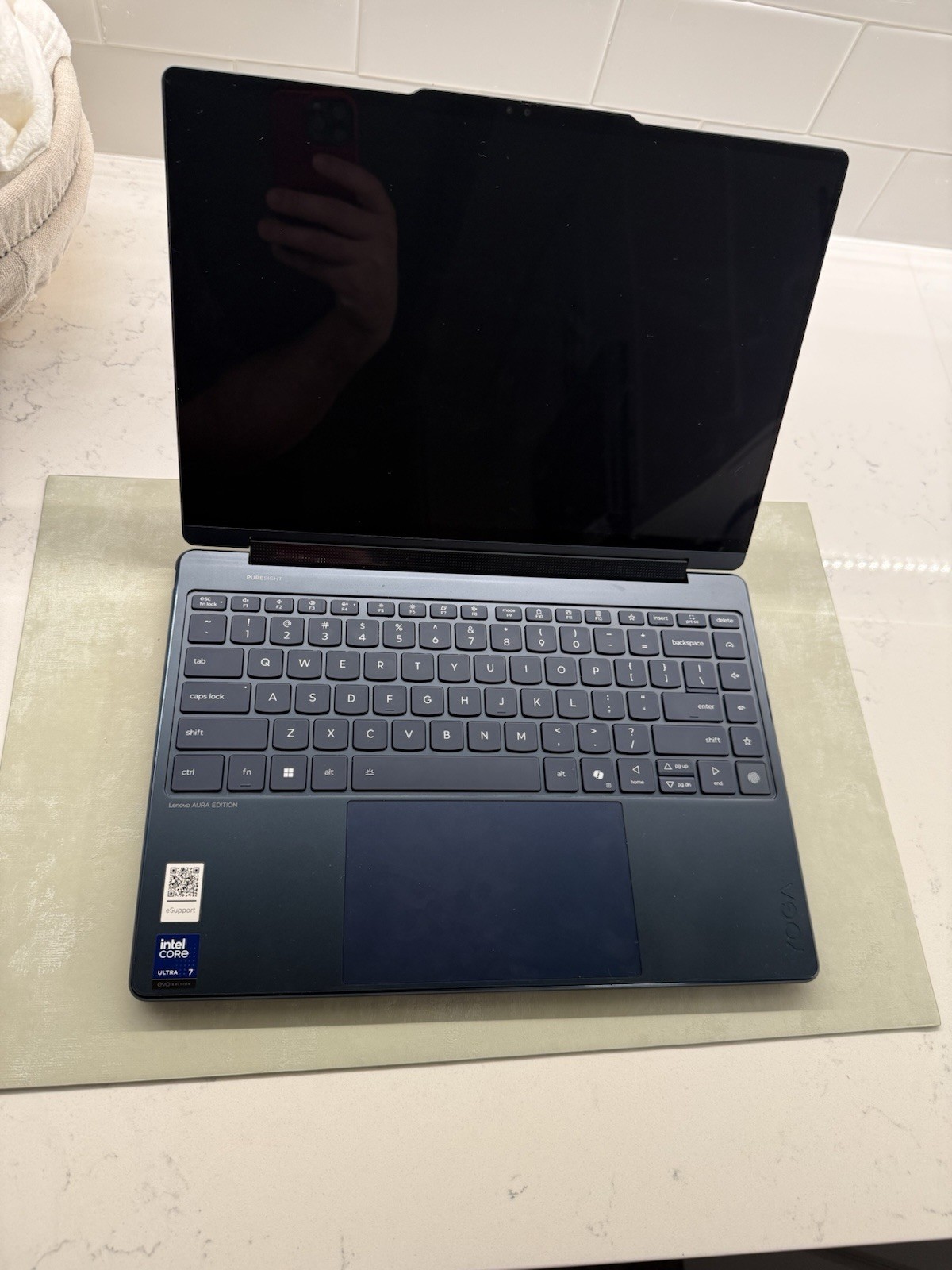 Yoga 9i 2-in-1 Aura Edition (14″ Intel) – OLED – 32GB RAM – 1TB Storage SSD