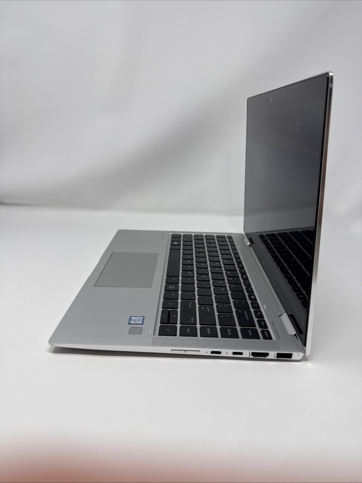 HP EliteBook x360 1040 G6 (Intel Core i5 8th Gen @ 1.60GHz, 8GB RAM, 256GB SSD)