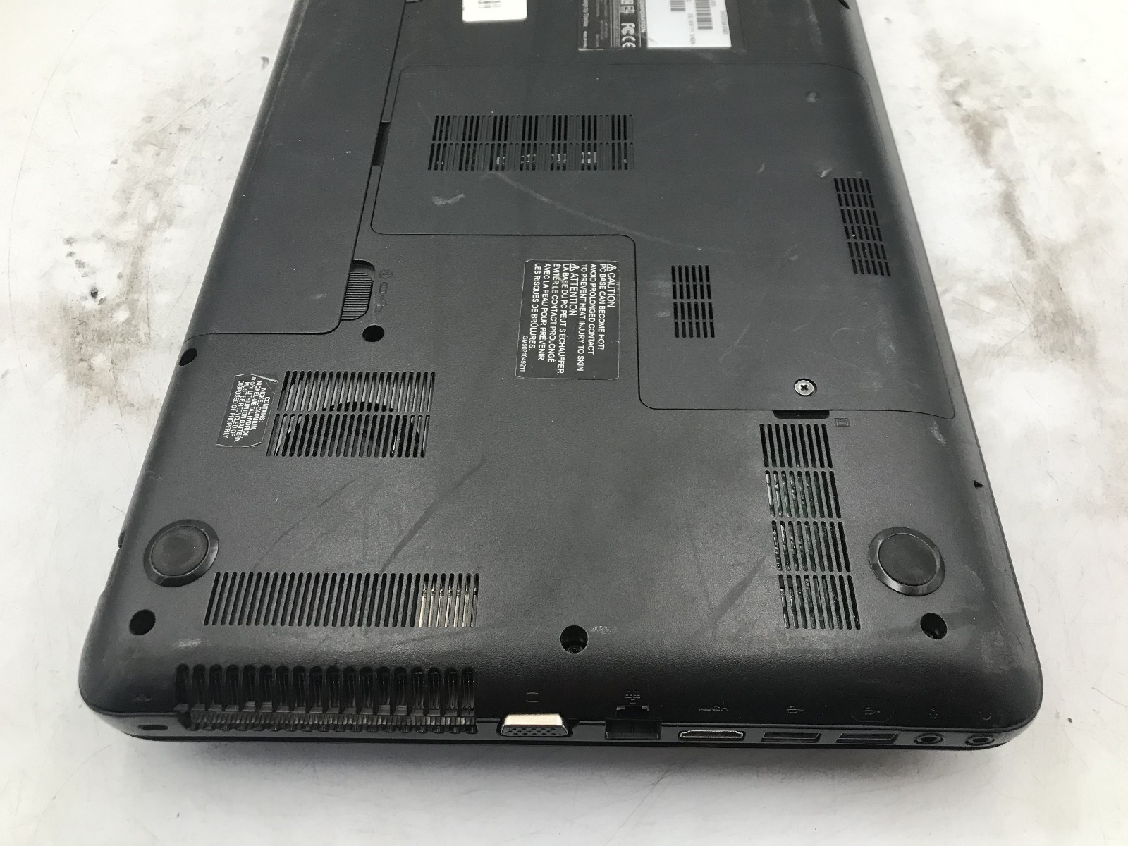 TOSHIBA SATELLITE C855 S5190 – BOOTS TO BIOS – INTEL PENTIUM 2020M – 6GB RAM -BB