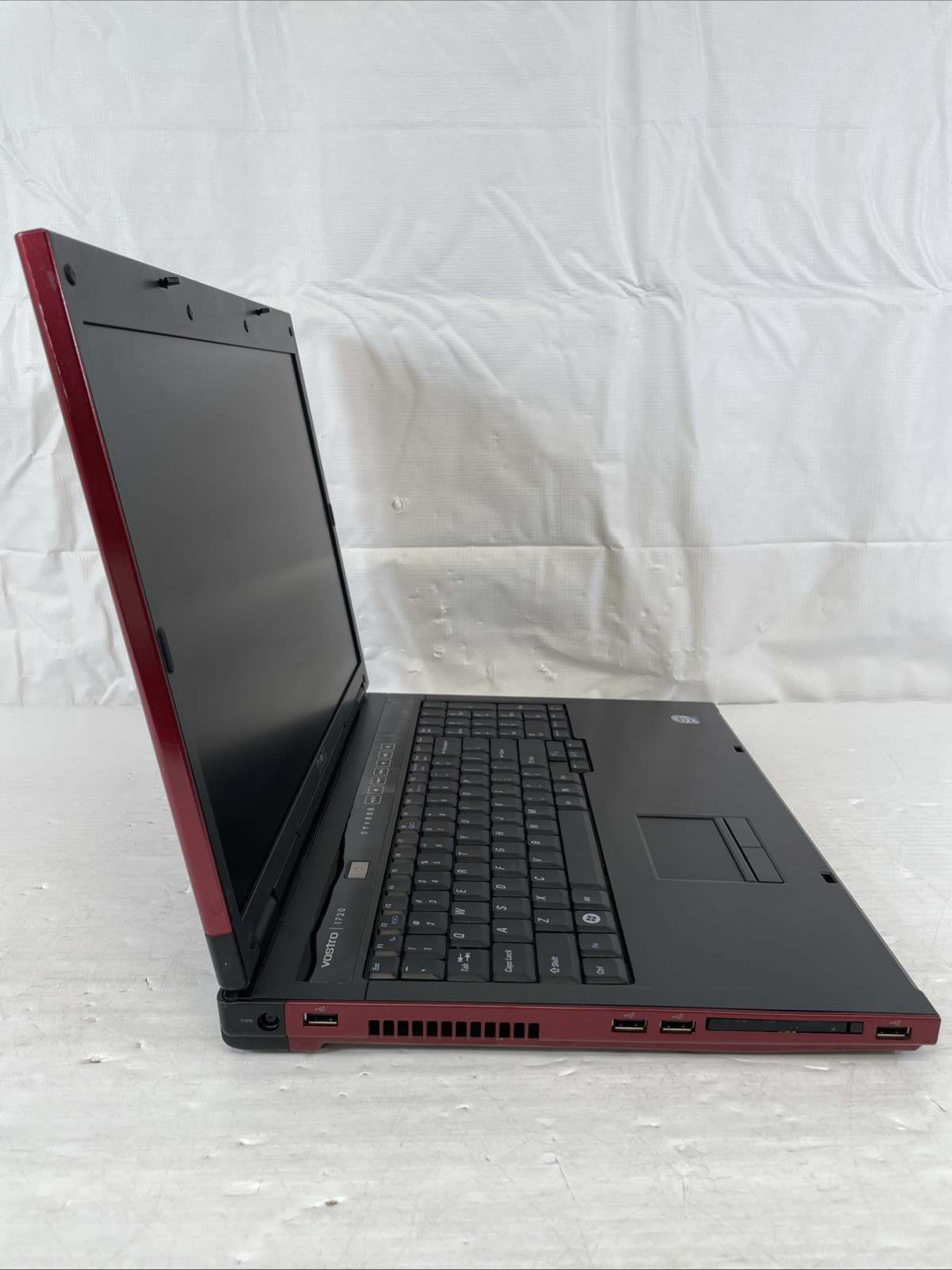 Dell Vostro 1720 17.1″ Vintage Laptop Core 2 Duo 2.1GHz 4GB RAM 250GB HDD Win10