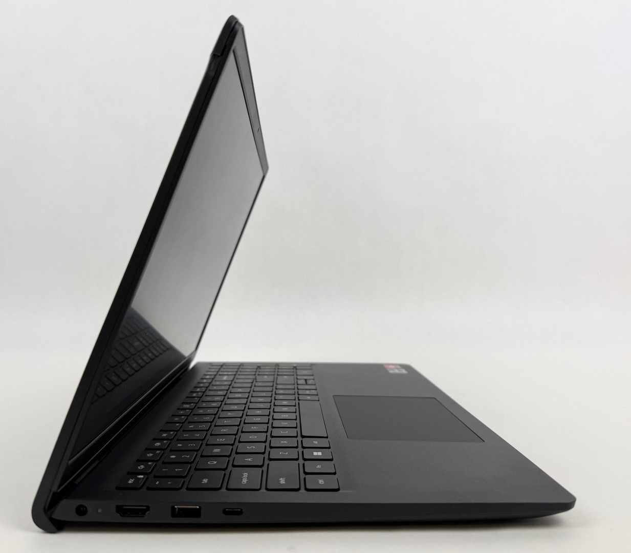 Dell 15 DC15255 15.6″ FHD Touch Ryzen 7 7730U 16GB 512GB SSD W11H -Crked plastic