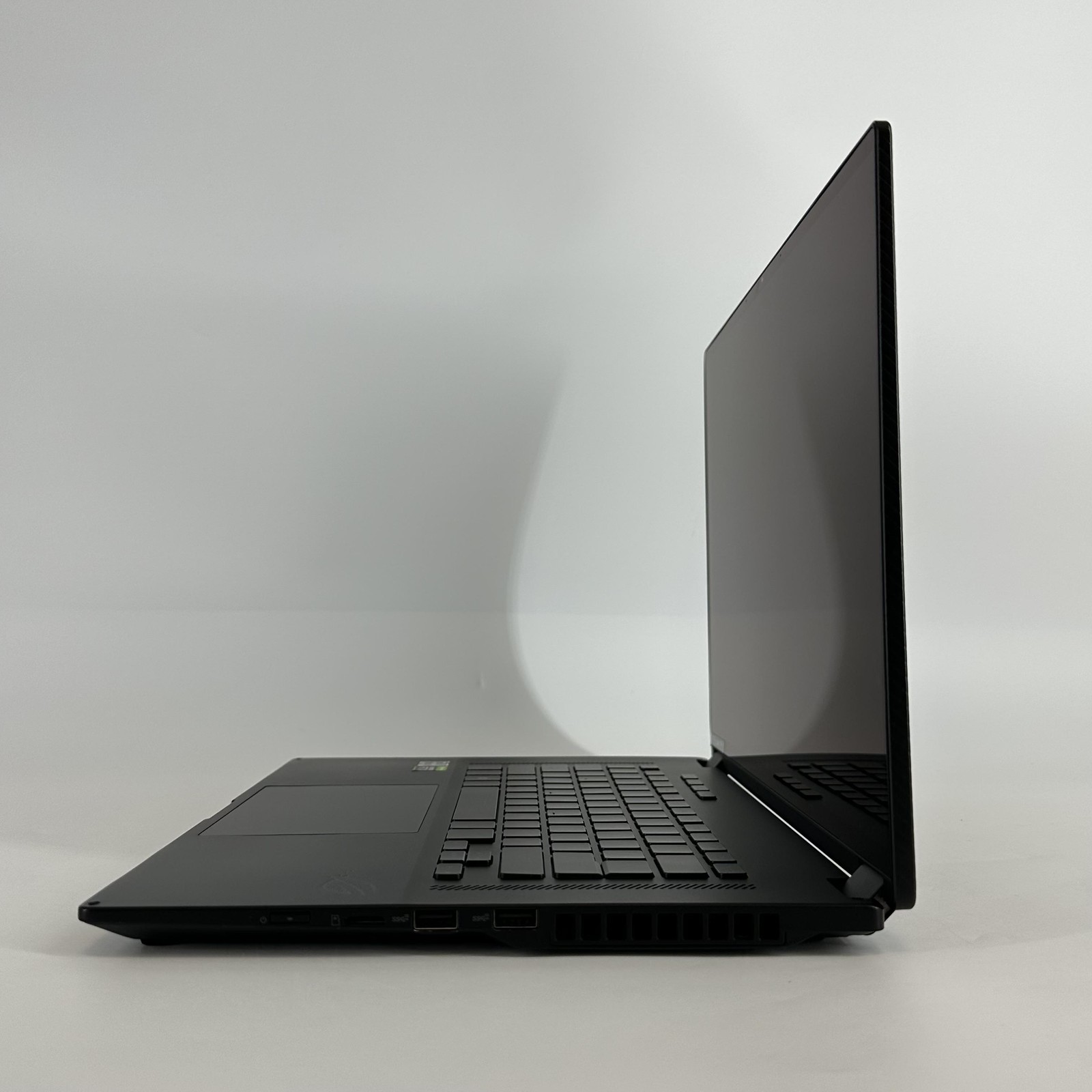 Asus ROG Flow X16 GV601 16 QHD+ TOUCH 3.3 GHz Ryzen 9 6900HS 64GB 2TB RTX 3060
