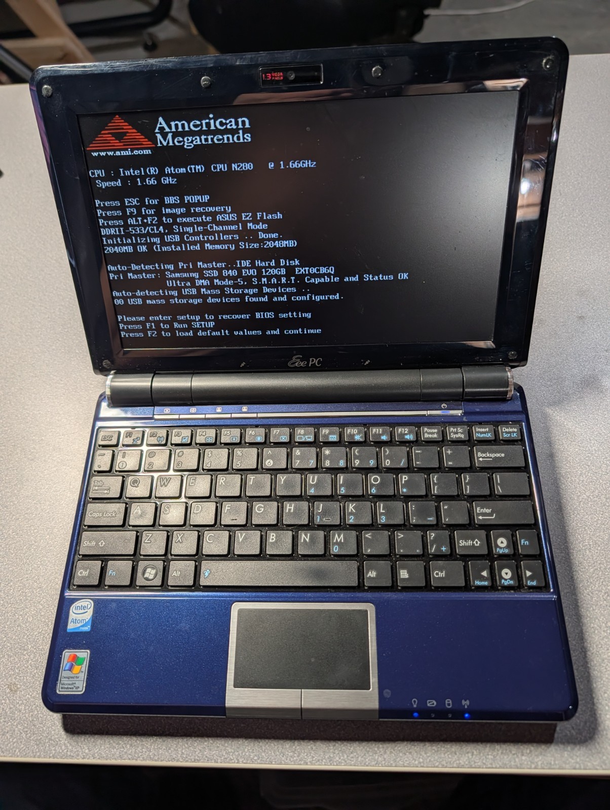 2 ASUS EEE PC 1000HE Laptops 10-inch, WiFi, 2GB RAM 120gb SSD