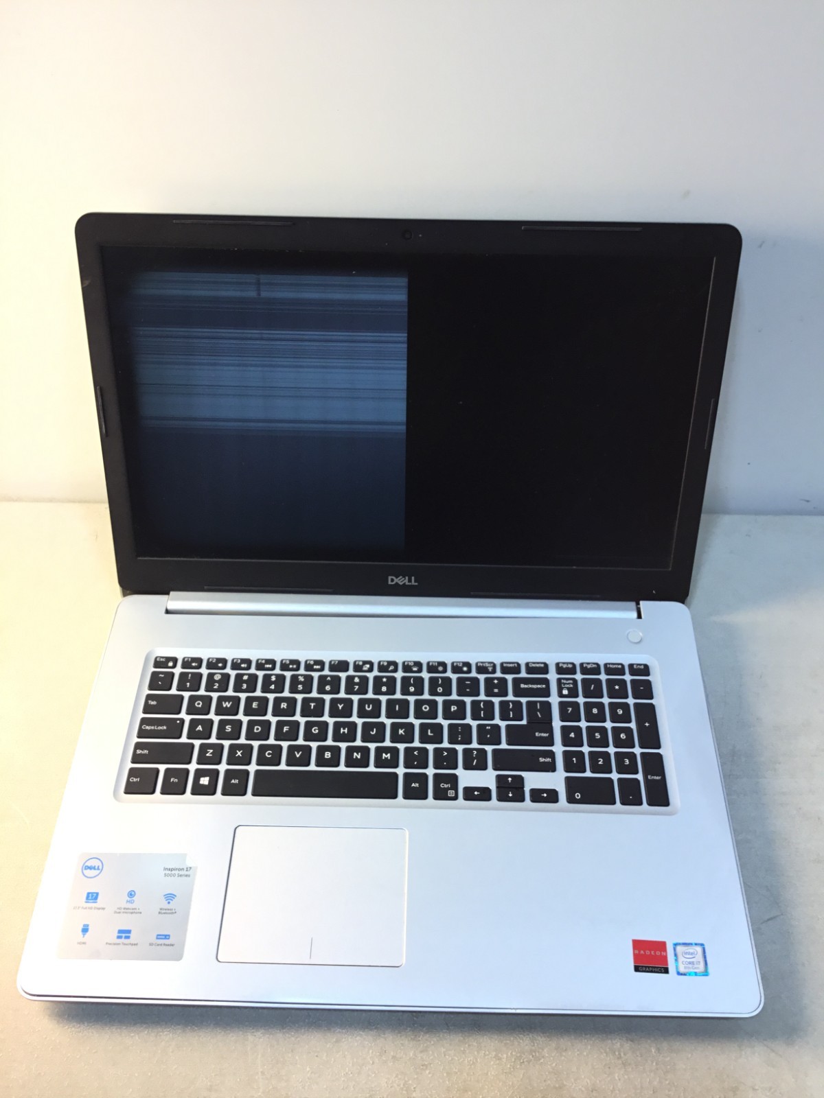 Dell Inspiron 17 5767 – FHD – i7-8600U – 4GB – NO HD
