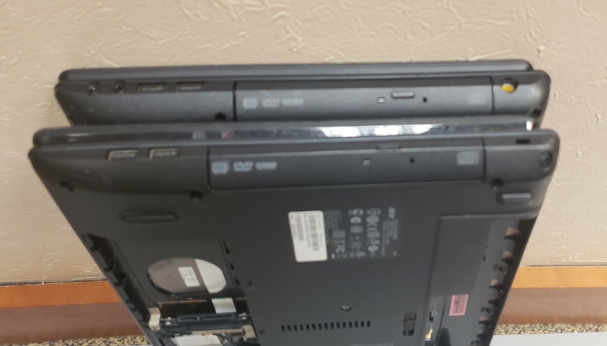 Lot of 2 Used Acer Travelmate P453/Aspire 5733Z-4851 0GB RAM 0GB HDD PARTS