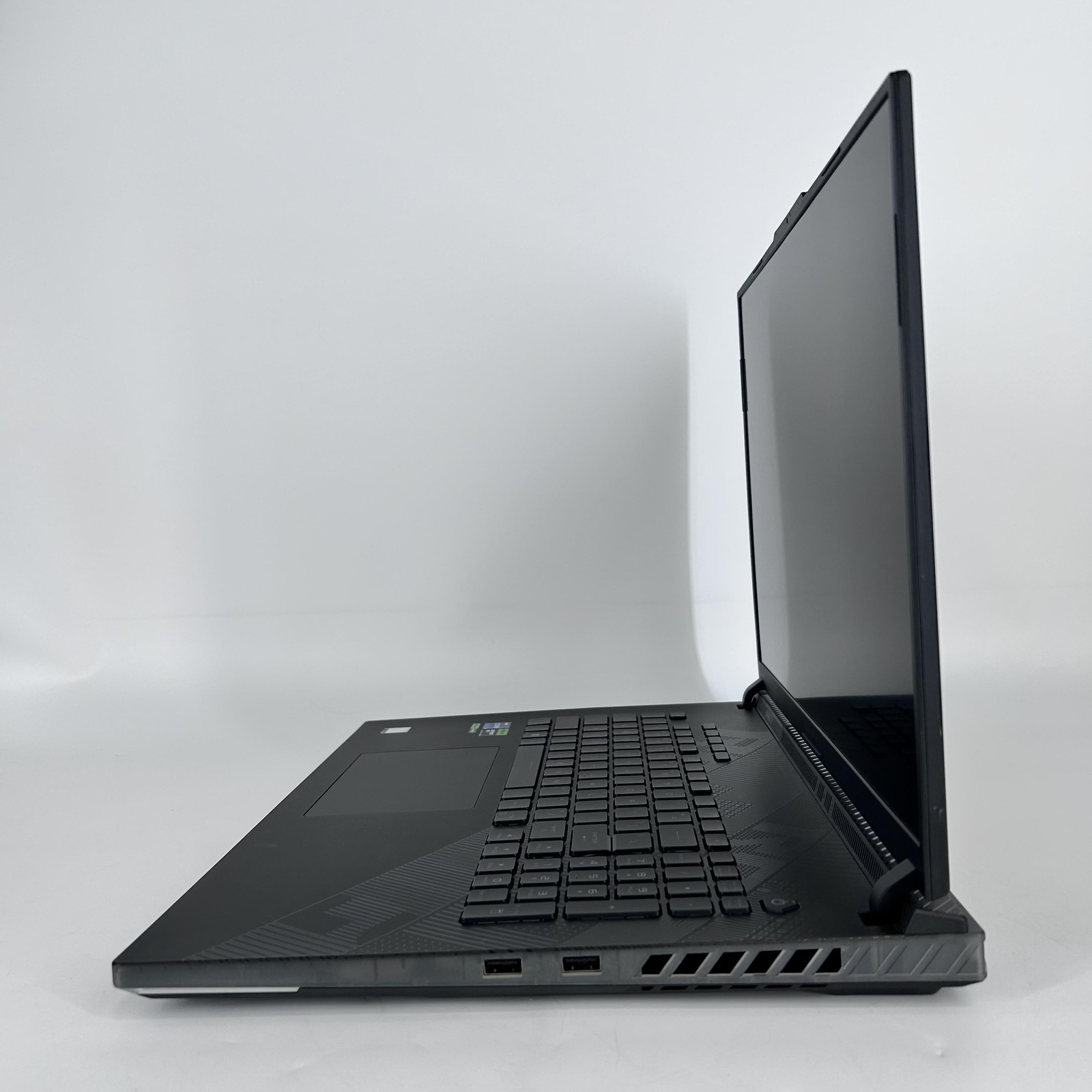 Asus ROG Strix Scar 18 G834 240Hz QHD+ 2.2 GHz i9-14900HX 32GB 1TB SSD RTX 4080