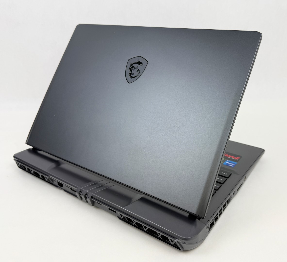 MSI Vector GP68HX 13VH-054U 16″ FHD 144Hz i7-13700HX 16GB 1TB SSD RTX 4080 W11H
