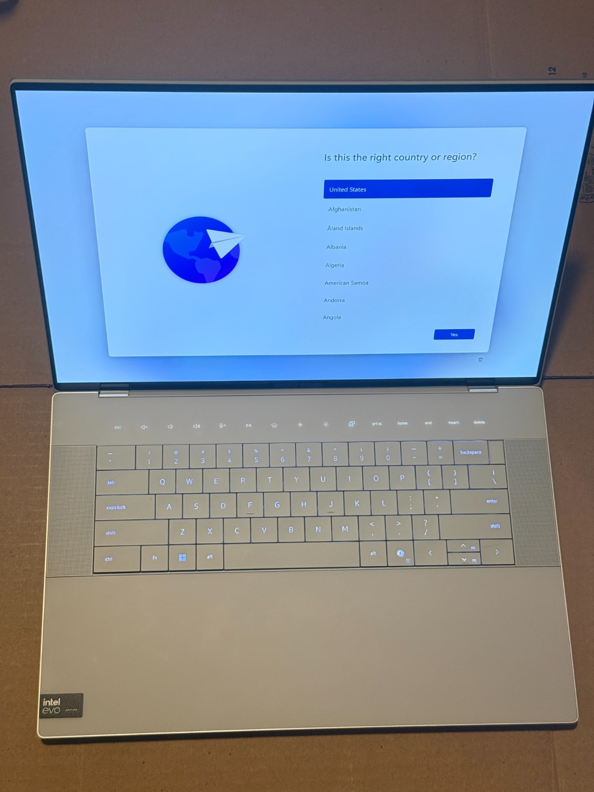 Dell XPS 16 9640 Laptop Ultra 9 185h CPU 32gb DDR5 512GB SSD 4060 GPU 4k OLED