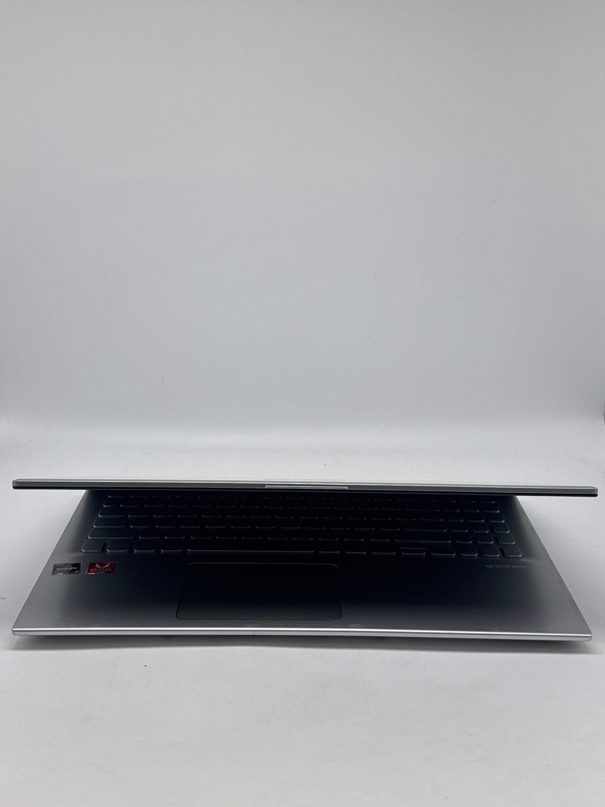 ASUS VIVOBOOK x512d Ryzen 7 3700u 12GB RAM 512GB SSD Windows 11