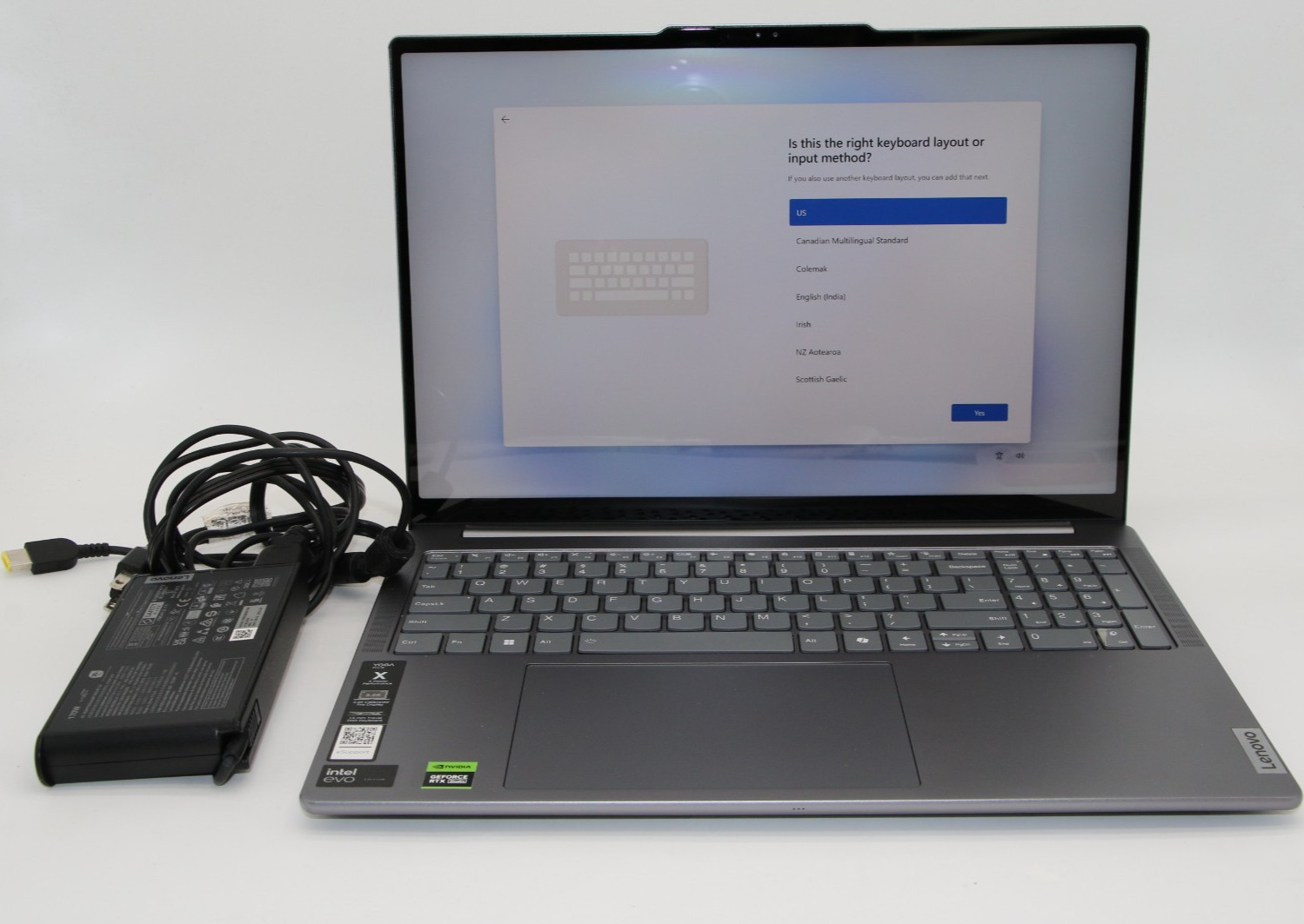 Lenovo Yoga Pro 9i 16IMH9 16″ Core Ultra 9 185H 32GB RAM 1TB GeForce RTX 4050