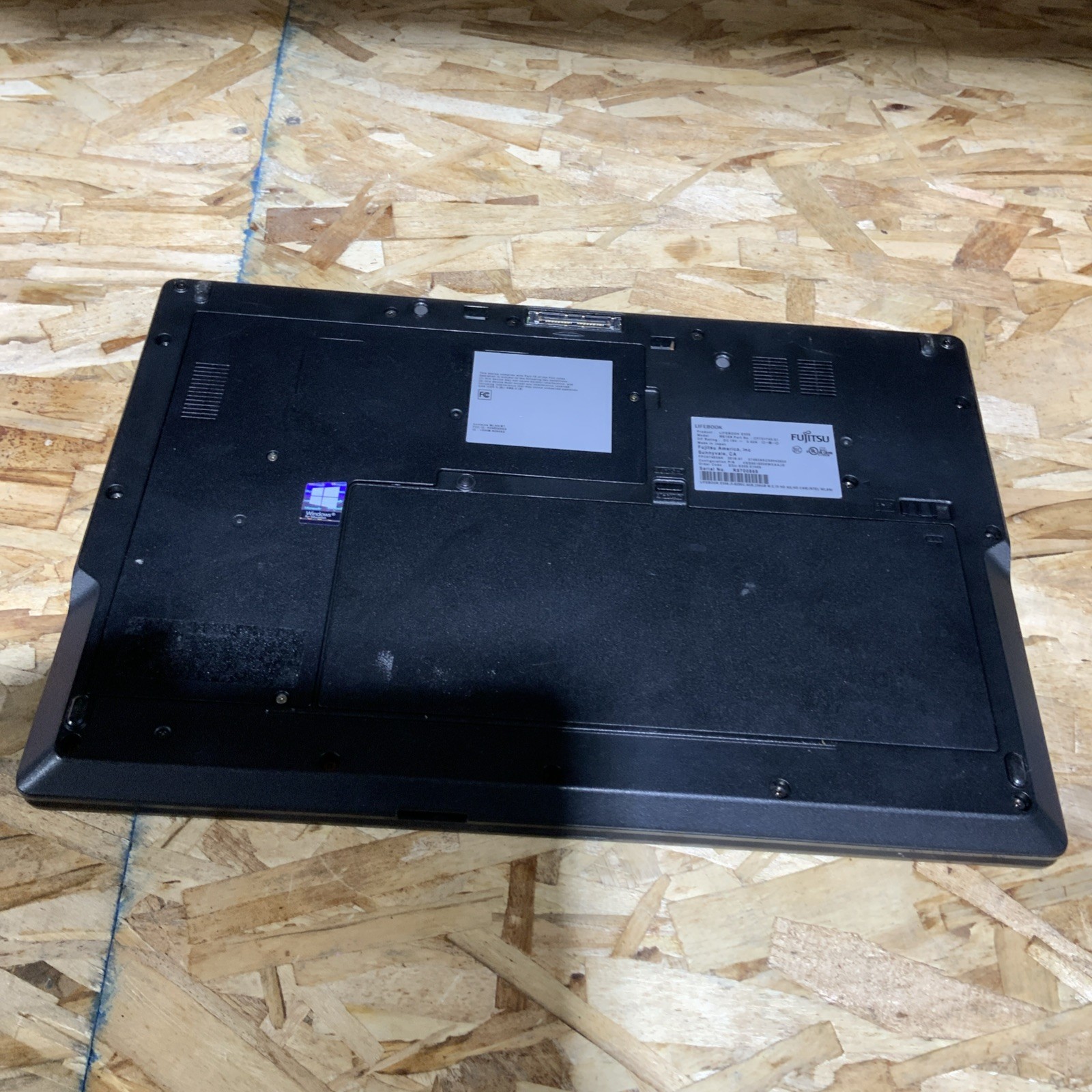 Fujitsu Lifebook E558 I5-8250U 1.60GHZ 256GB SSD 8 GB RAM Win 11 A005