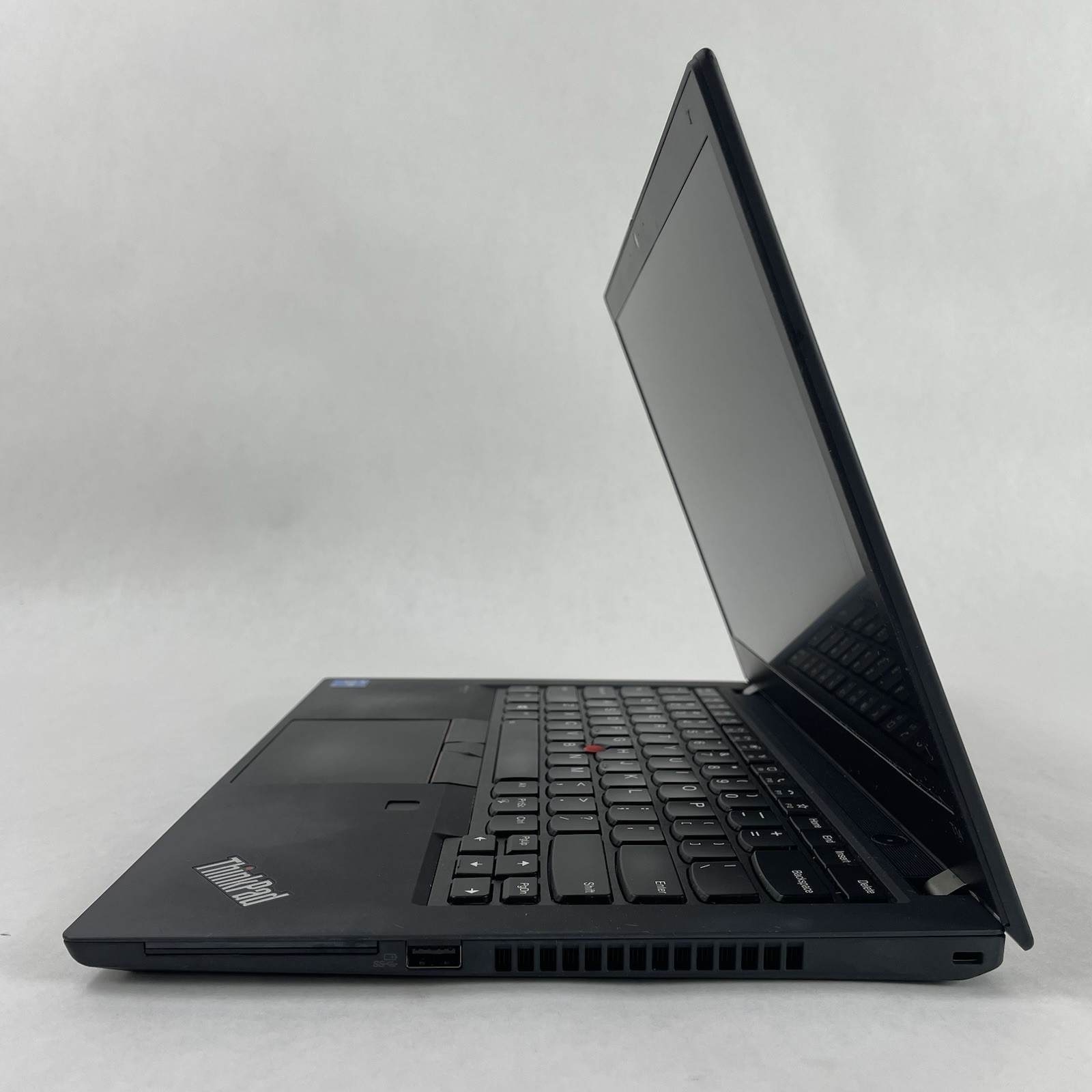 Lenovo ThinkPad T14 Gen2i 14″ i5-1145G7 2.60GHz 16GB RAM No SSD/OS/AC-Bad Bottom