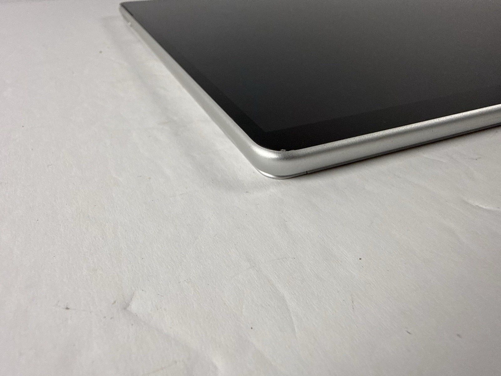 Microsoft Surface Pro 8 (1982) i5-1145G7 – 16GB RAM – 256GB 120Hz – Win 11 Pro