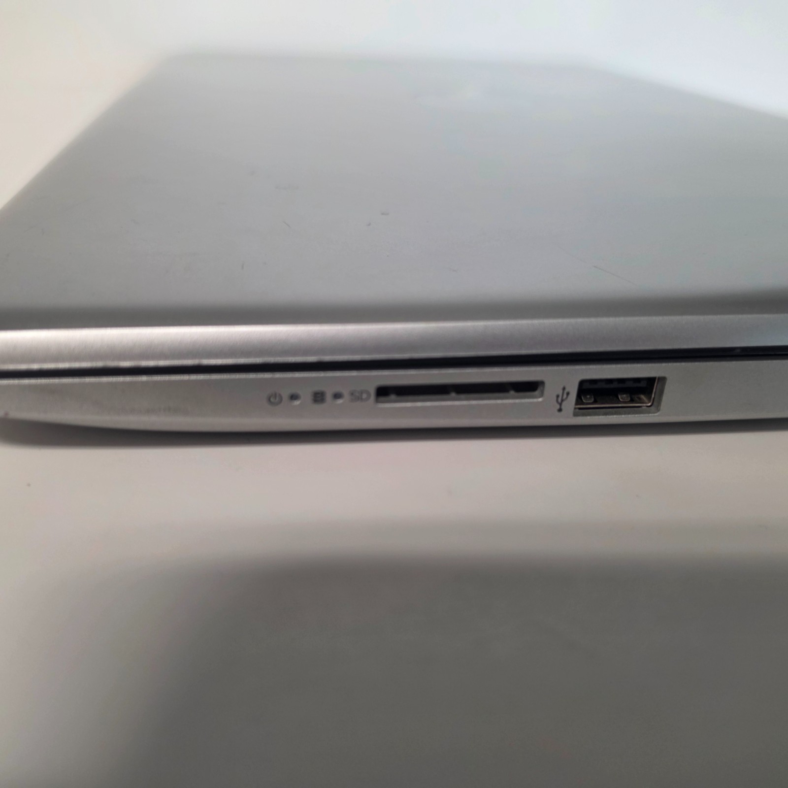 HP Notebook 17-by4633dx Laptop PC | Intel i5-1135G7 2.4GHz | 8GB RAM | No HDD A6